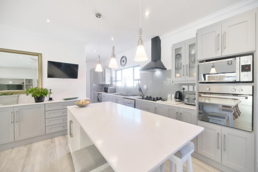 To Let 3 Bedroom Property for Rent in Northcliff Western Cape